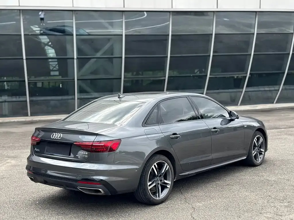 Audi A4L — фото 9