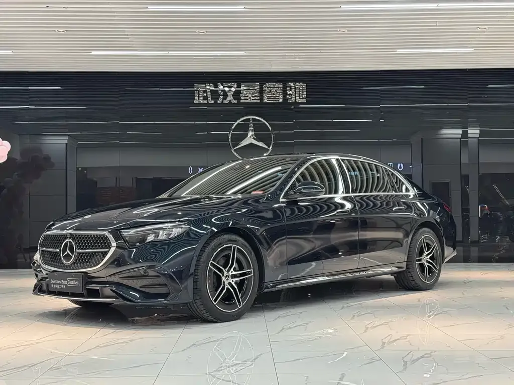 Mercedes-Benz E-Class — фото 1