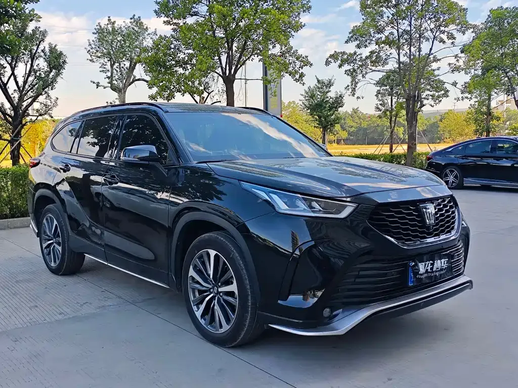 Toyota Crown Kluger 2024 из CN, фото 2