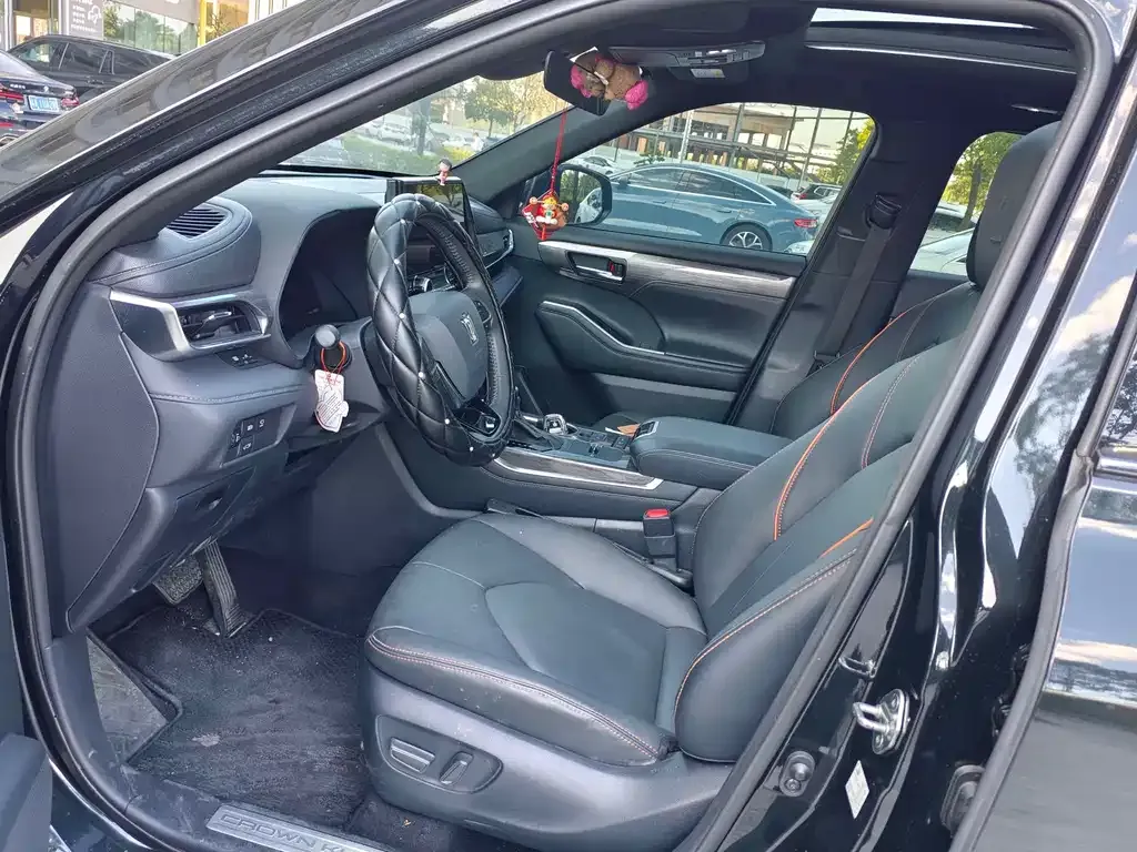 Toyota Crown Kluger 2024 из CN, фото 4