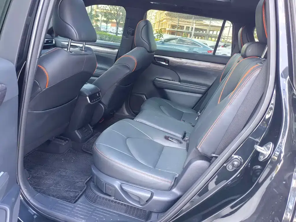 Toyota Crown Kluger 2024 из CN, фото 5