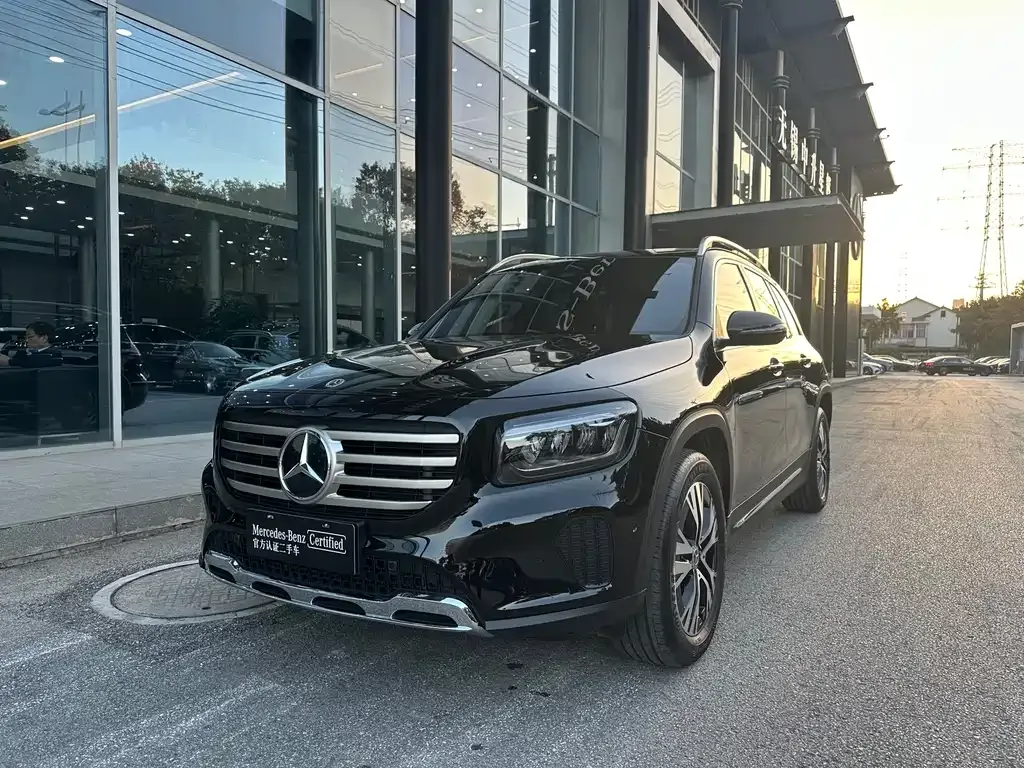 Mercedes-Benz GLB — фото 1