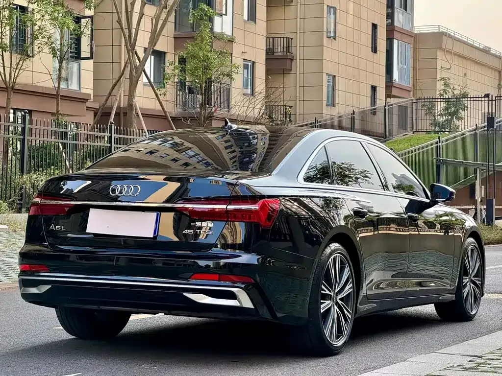 Audi A6L 2023 из CN, фото 10