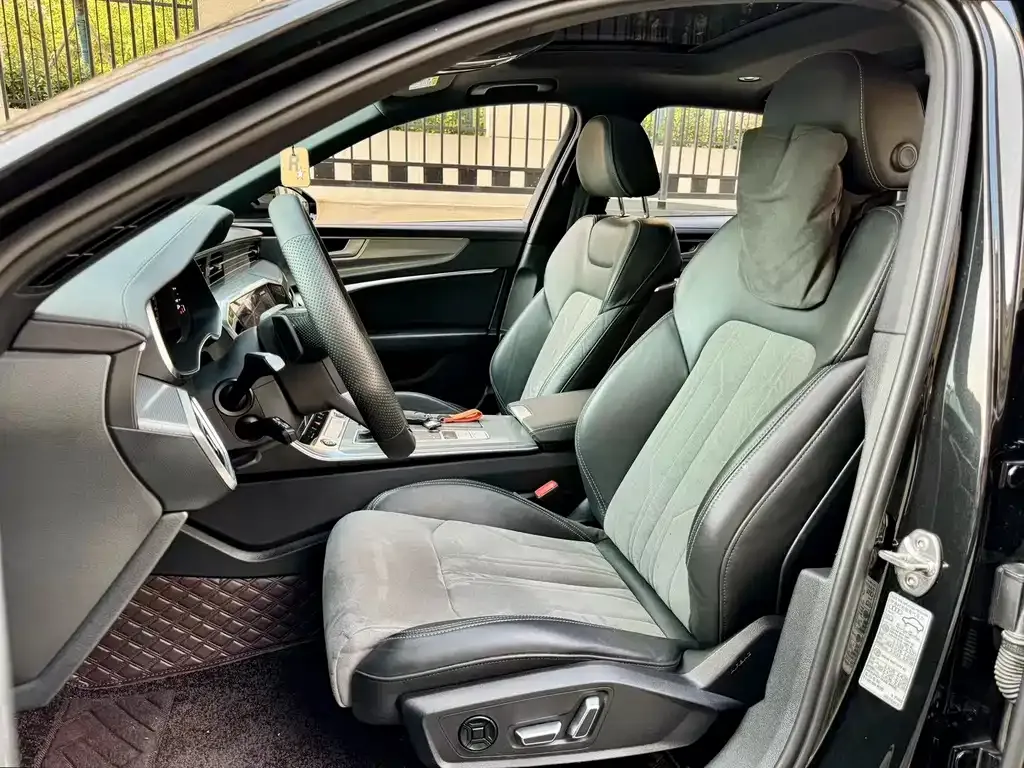 Audi A6L 2023 из CN, фото 4