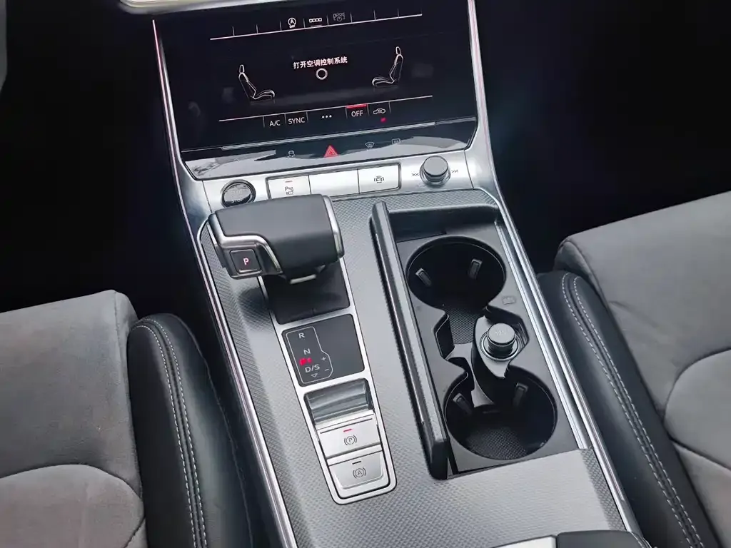 Audi A6L 2023 из CN, фото 7