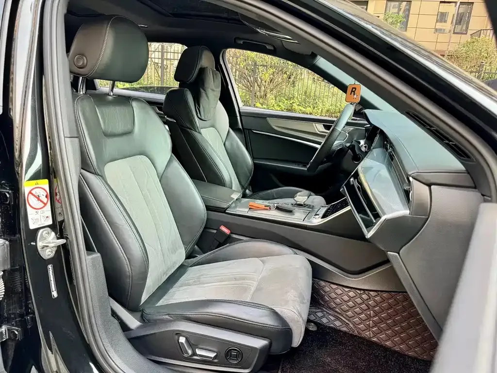 Audi A6L 2023 из CN, фото 8