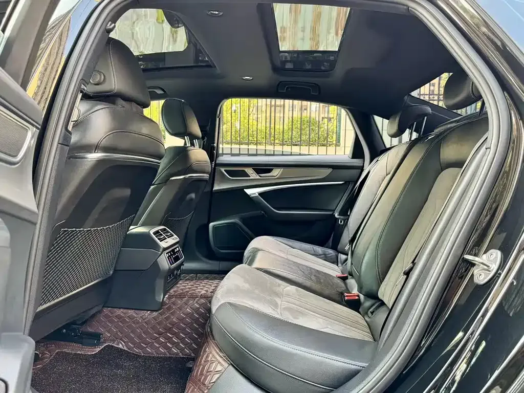 Audi A6L 2023 из CN, фото 9