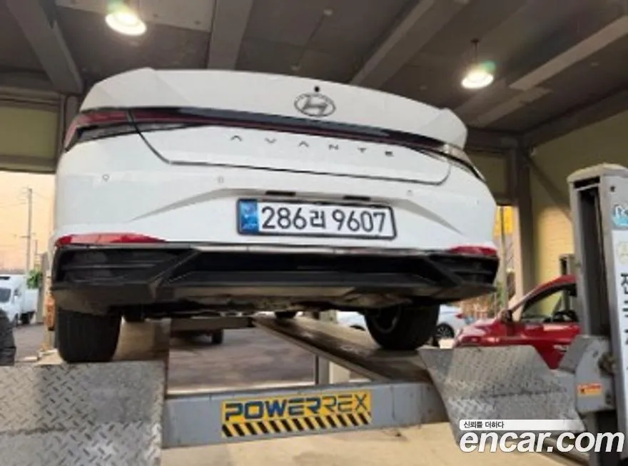 Hyundai AVANTE 2022 из KR, фото 2