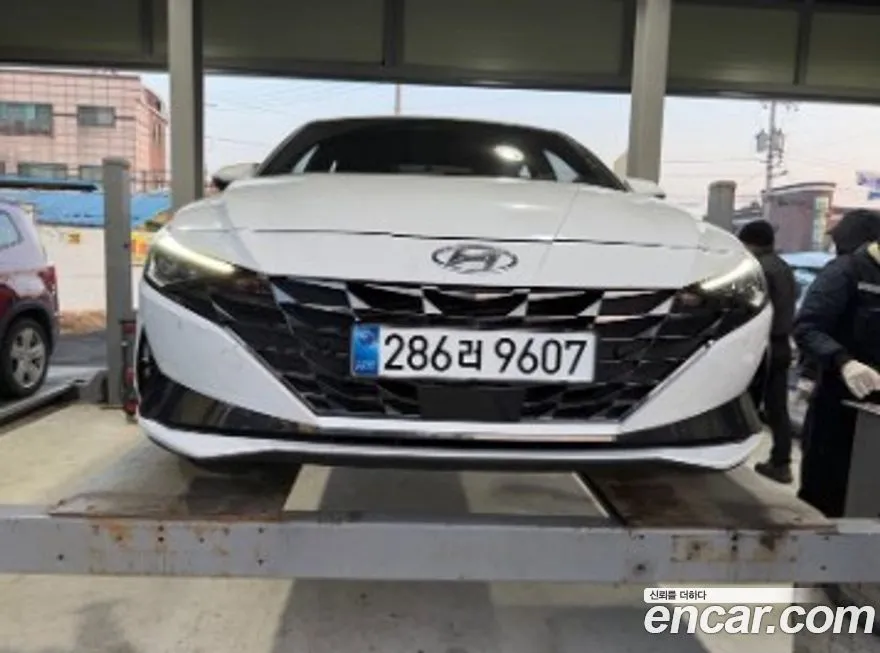 Hyundai AVANTE 2022 из KR, фото 1
