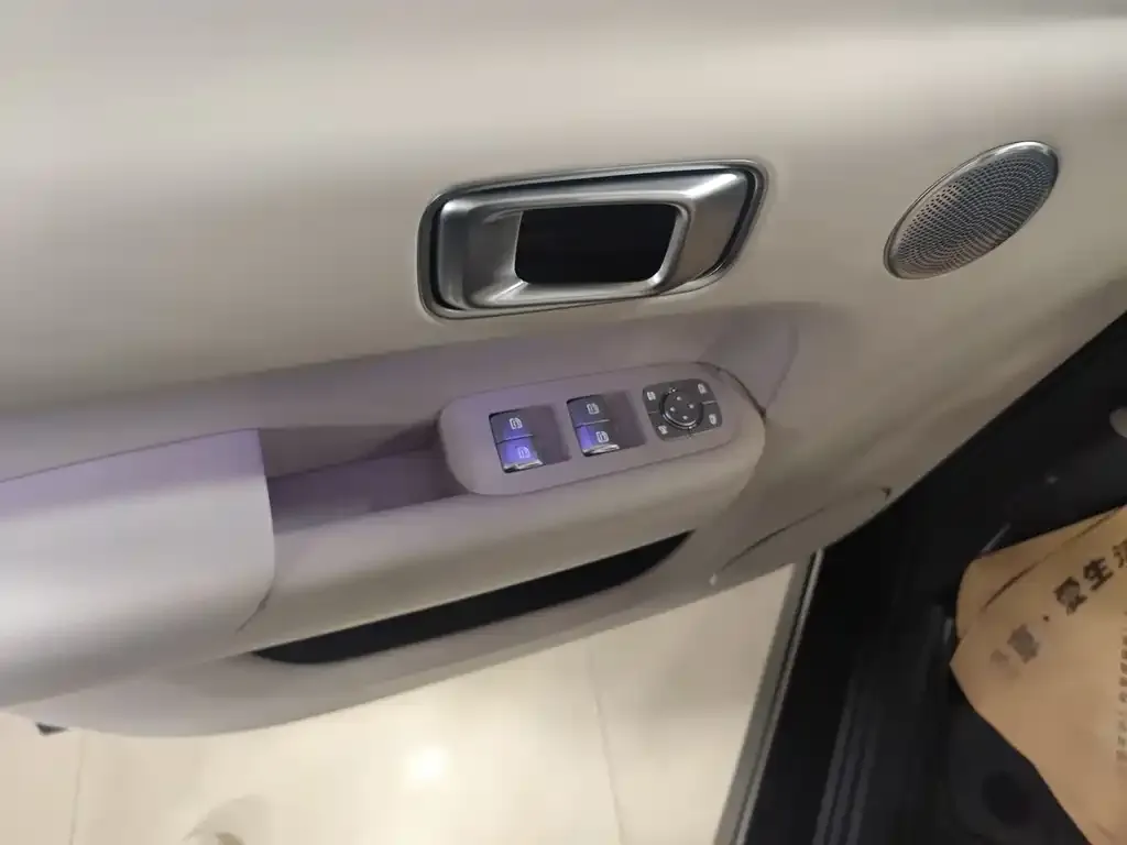 Li Auto L8 2024 из CN, фото 6