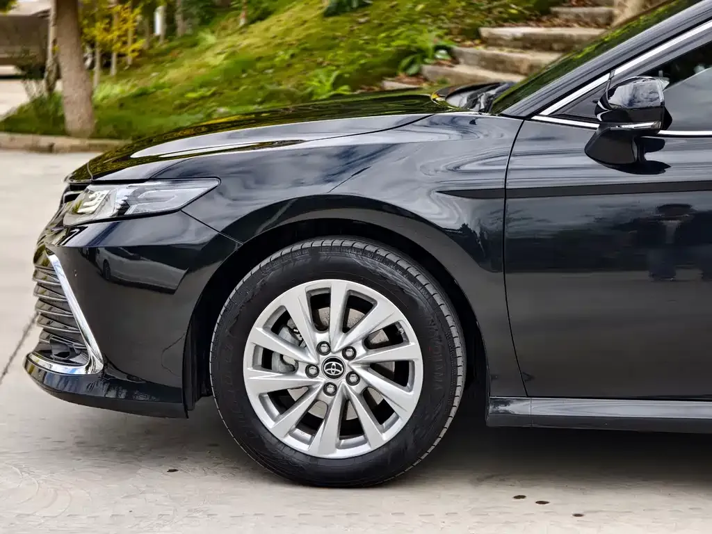 Toyota Camry 2023 из CN, фото 10