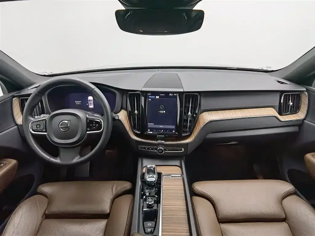 Volvo XC60 2022 из CN, фото 5