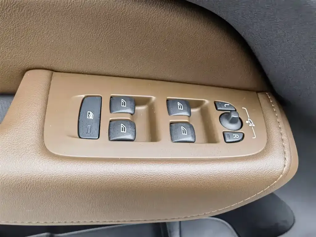 Volvo XC60 2022 из CN, фото 9