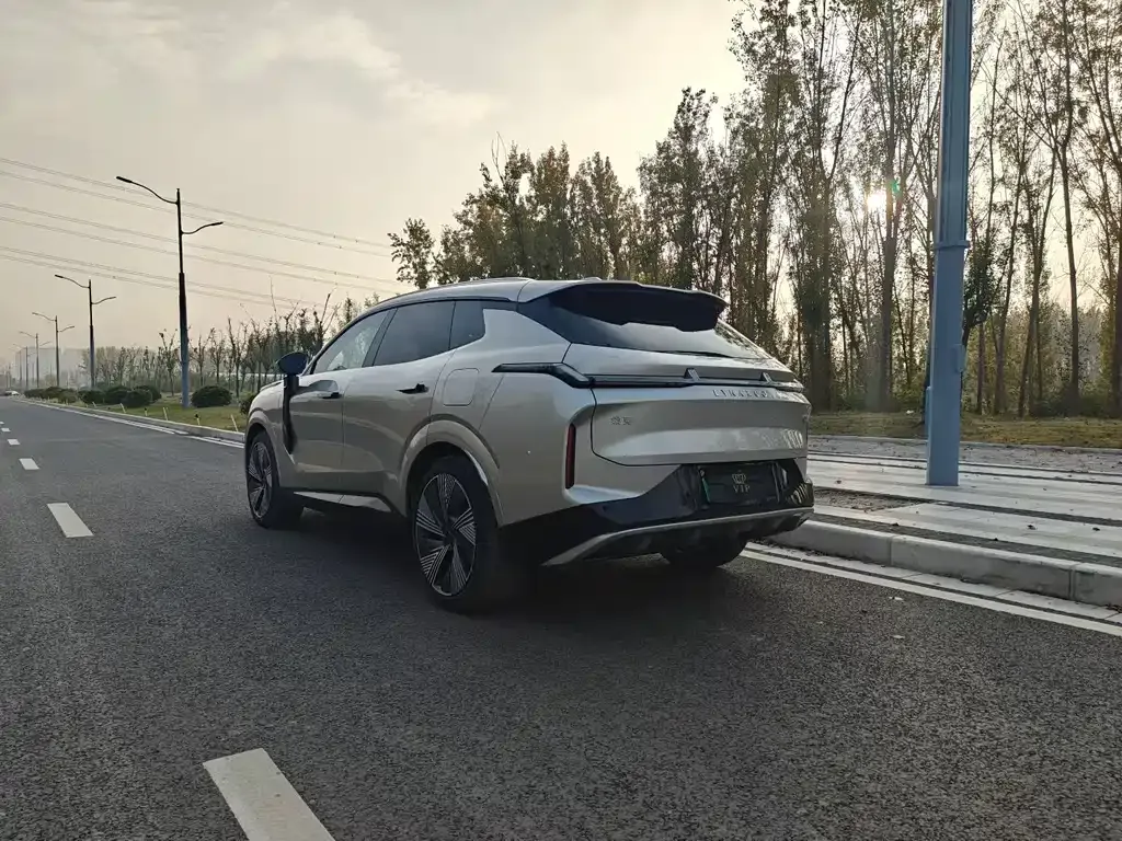 Lynk & Co 08 EM-P 2024 из CN, фото 8