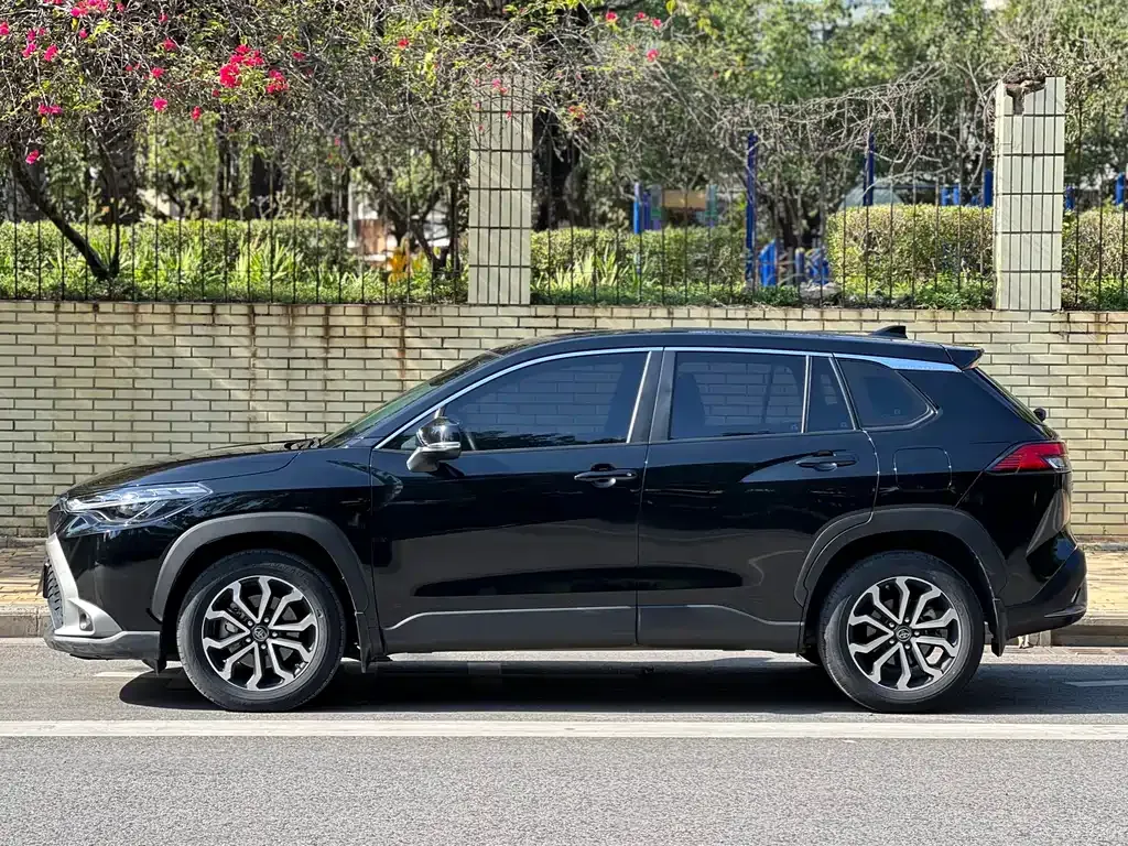 Toyota Frontlander 2023 из CN, фото 3