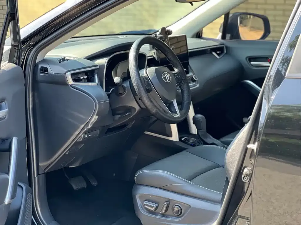 Toyota Frontlander 2023 из CN, фото 6