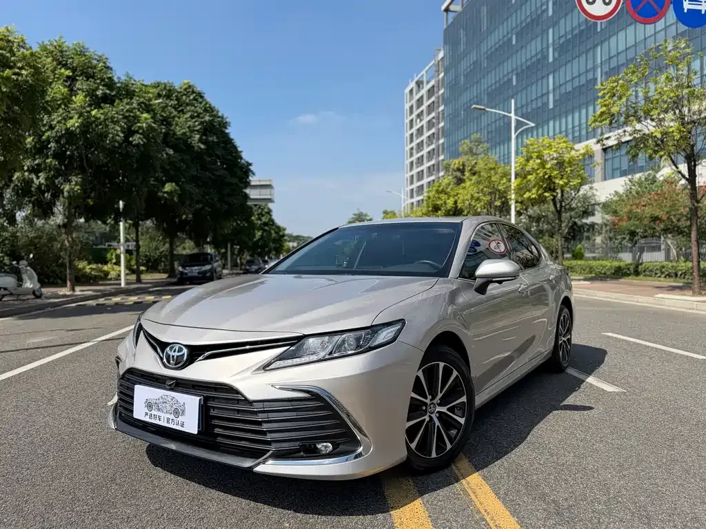 Toyota Camry 2023 из CN, фото 1