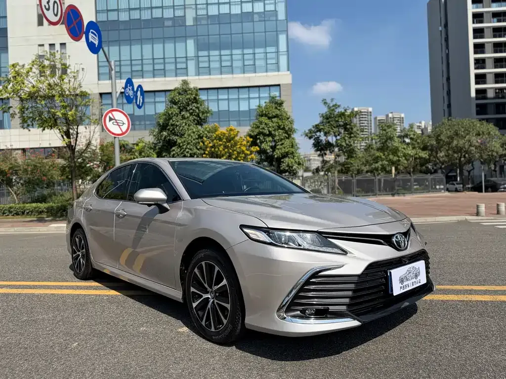 Toyota Camry 2023 из CN, фото 3