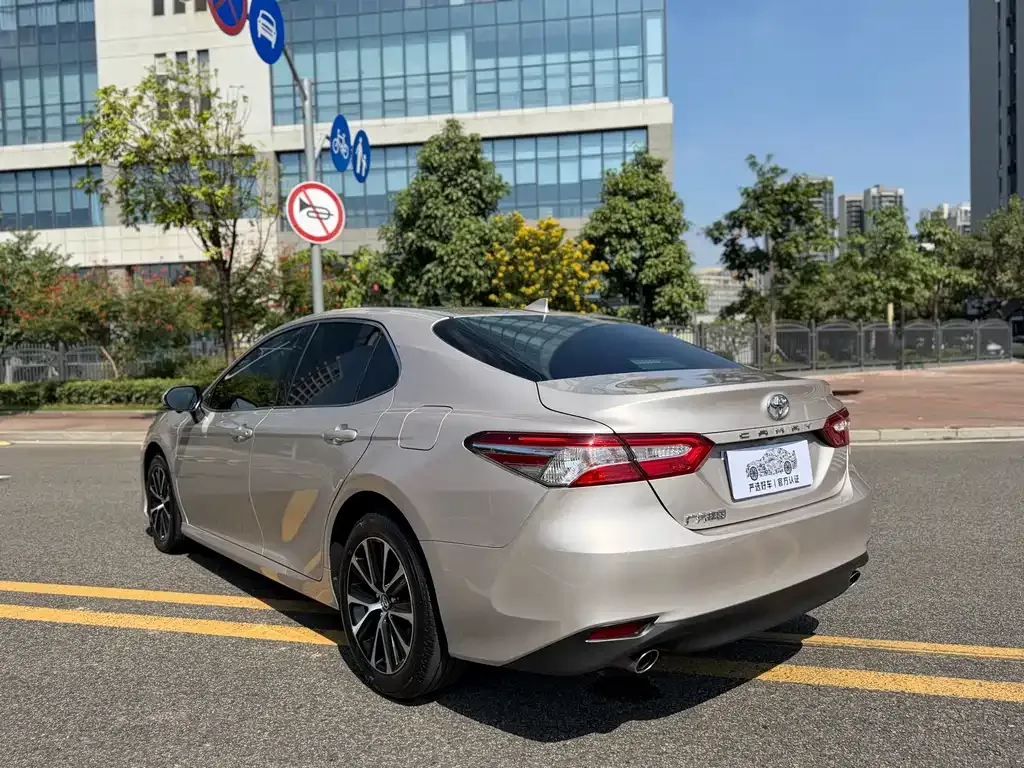 Toyota Camry 2023 из CN, фото 4