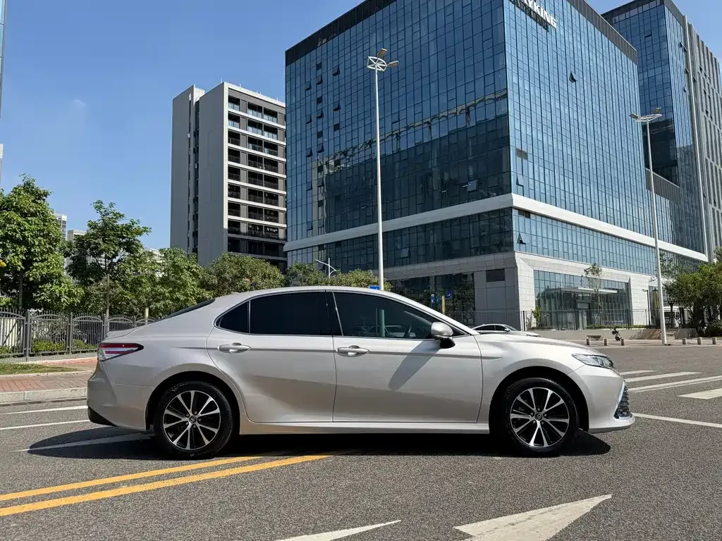 Toyota Camry 2023 из CN, фото 7
