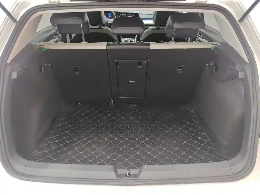 Volkswagen Golf 2022 из CN, фото 4
