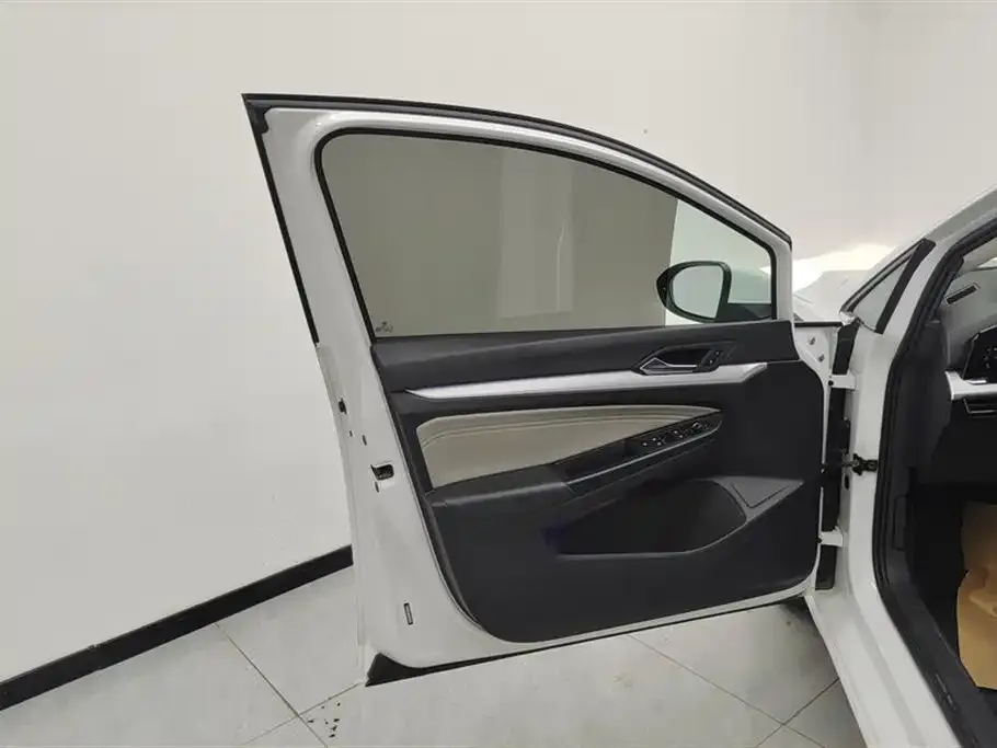 Volkswagen Golf 2022 из CN, фото 7