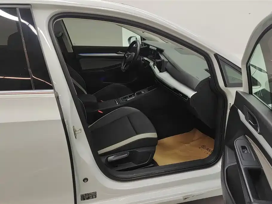 Volkswagen Golf 2022 из CN, фото 8