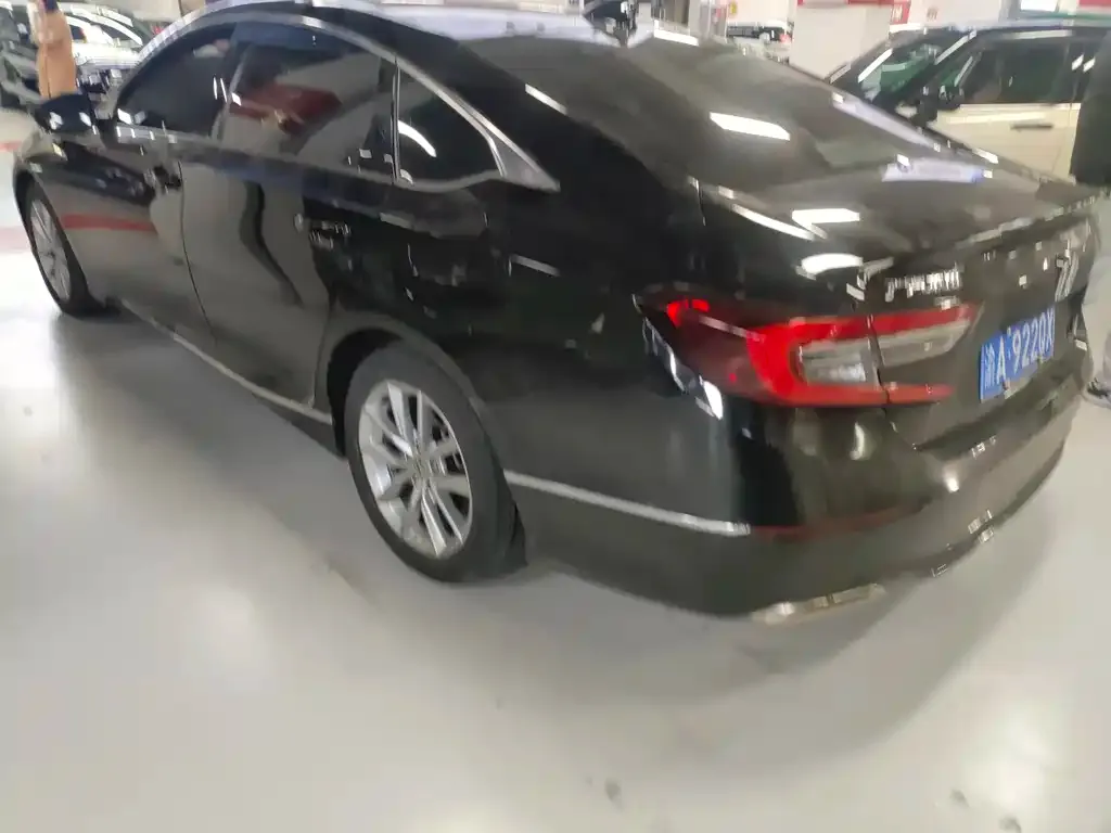Honda Accord — фото 10