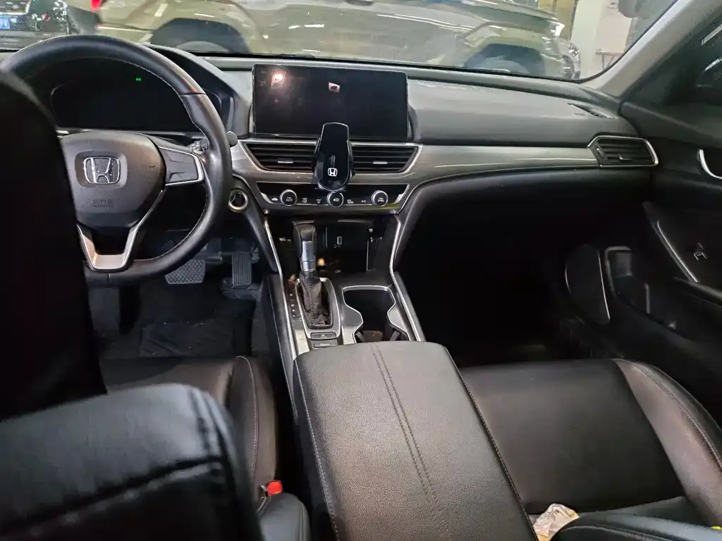 Honda Accord — фото 6