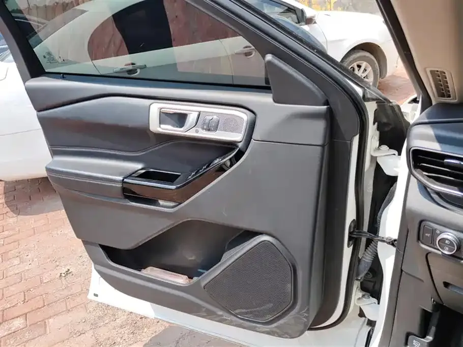 Ford Explorer 2022 из CN, фото 7