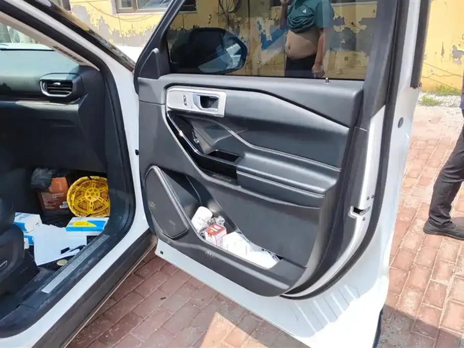 Ford Explorer 2022 из CN, фото 8