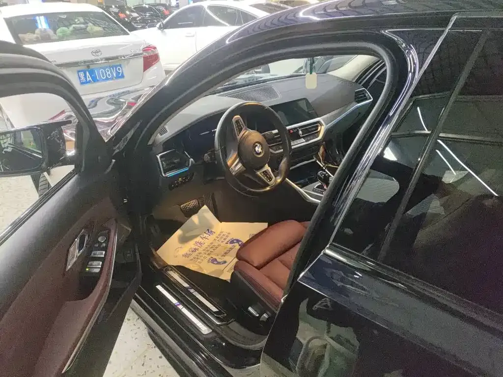 BMW 3 Series 2022 из CN, фото 6