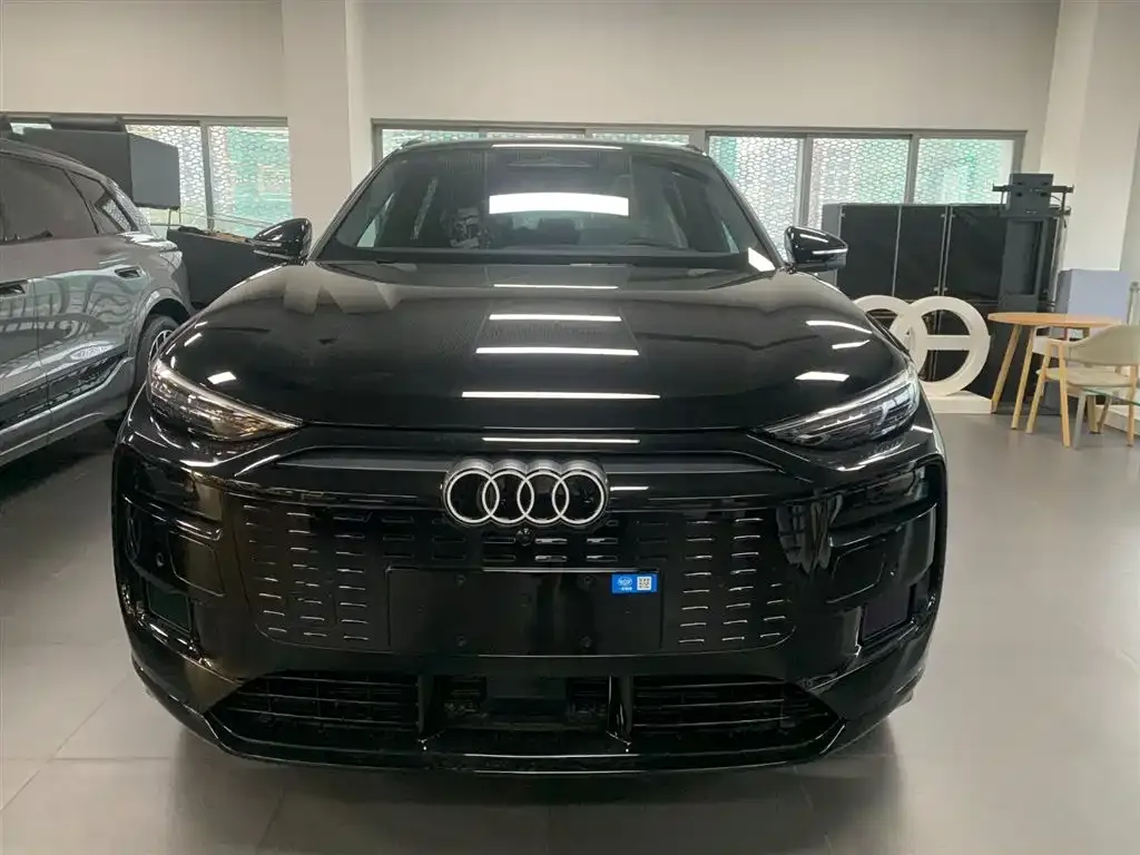 Audi Q6L e-tron — фото 2