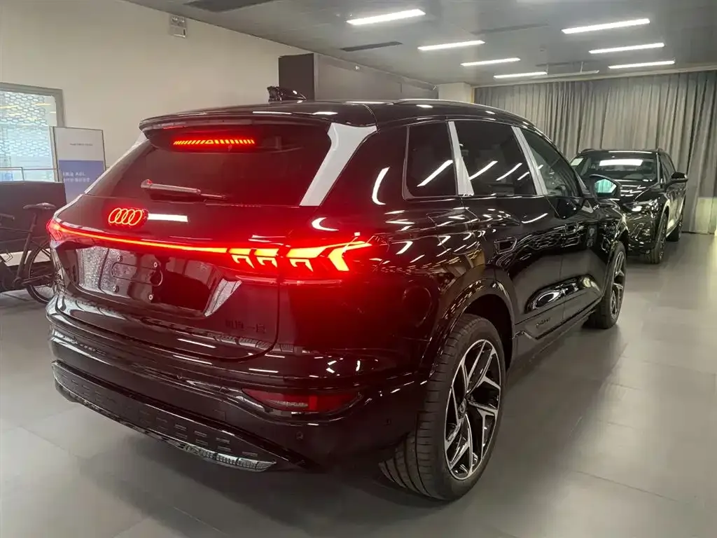 Audi Q6L e-tron — фото 4