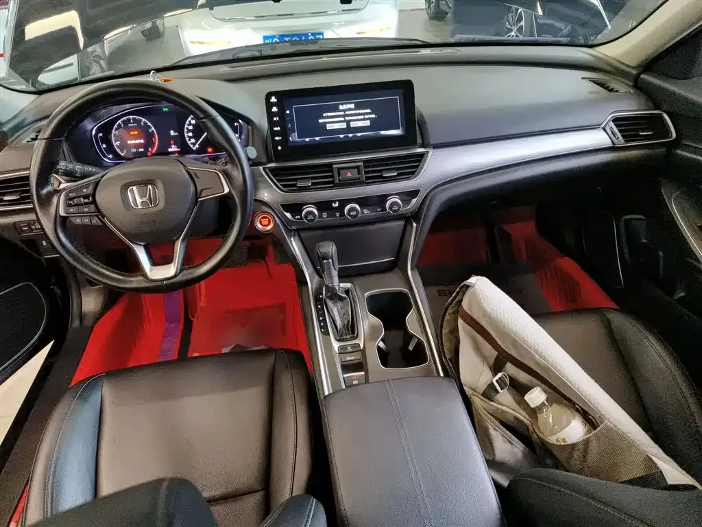 Honda Accord — фото 10