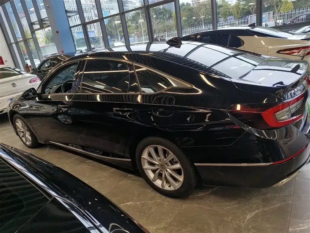 Honda Accord — фото 5
