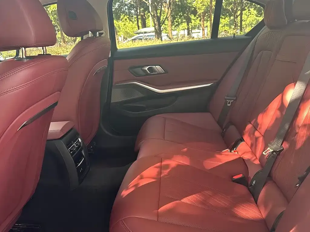 BMW 3 Series 2023 из CN, фото 6