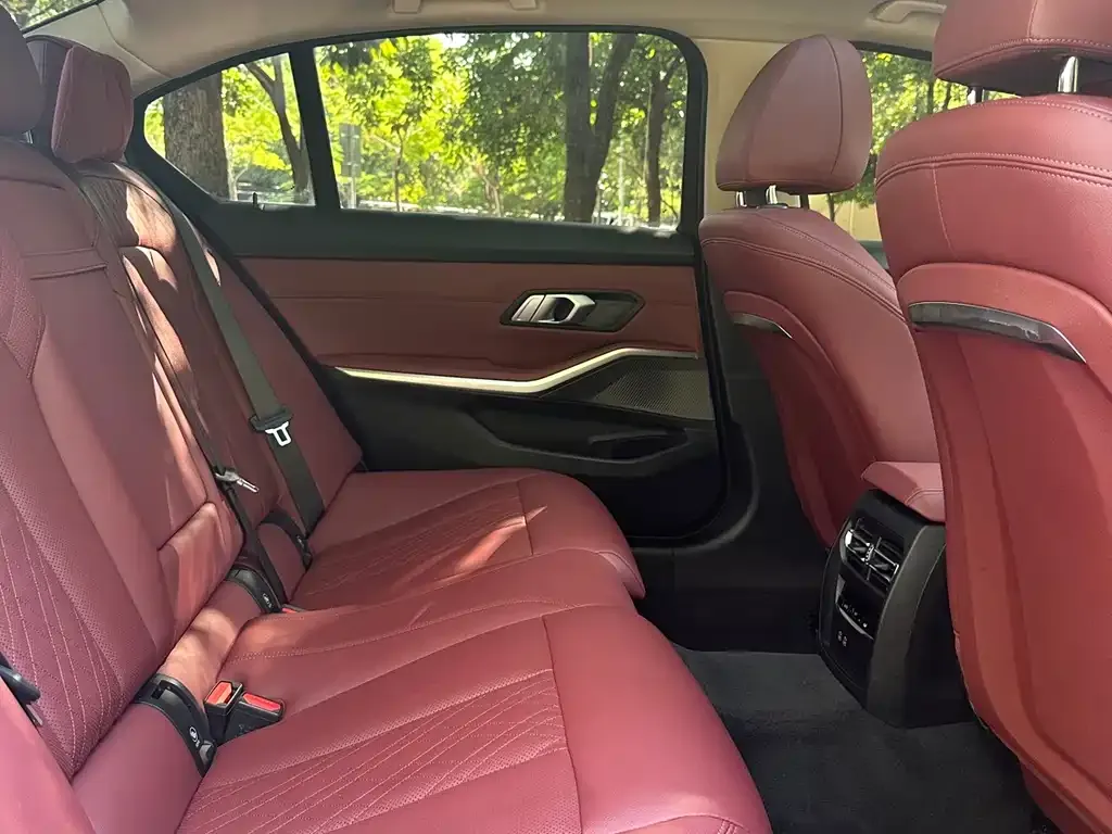BMW 3 Series 2023 из CN, фото 9
