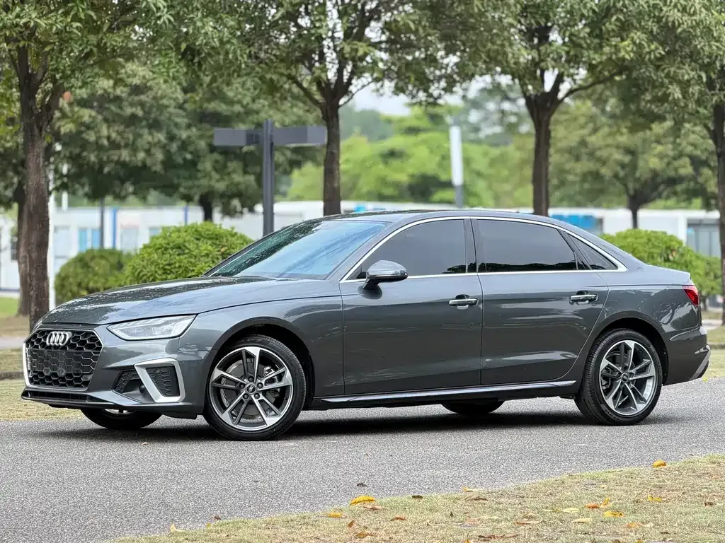 Audi A4L 2022 из CN, фото 1
