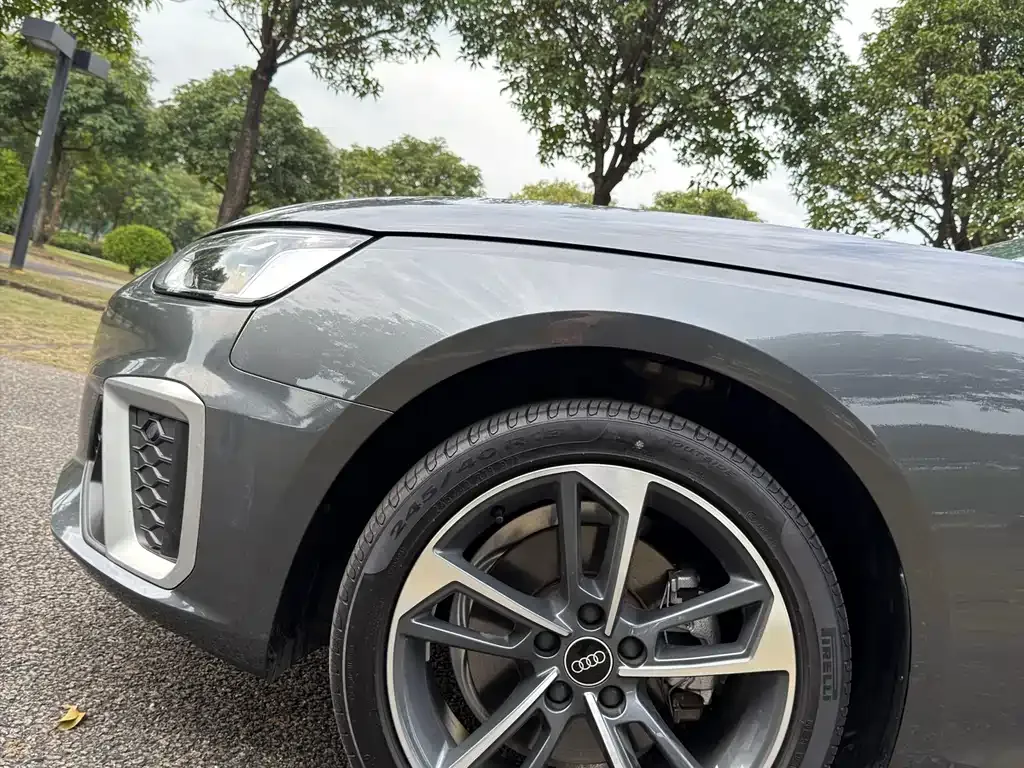 Audi A4L 2022 из CN, фото 6