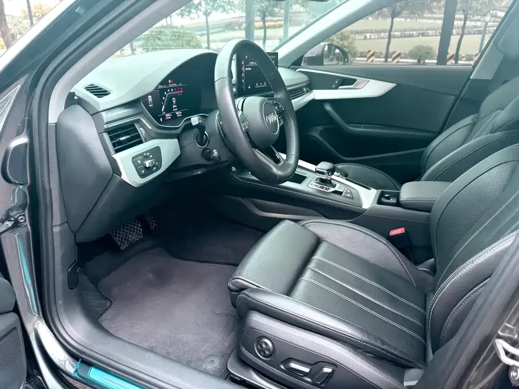 Audi A4L 2022 из CN, фото 8