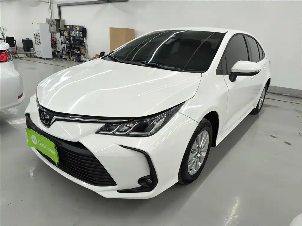 Toyota Corolla 2023 из CN, фото 1