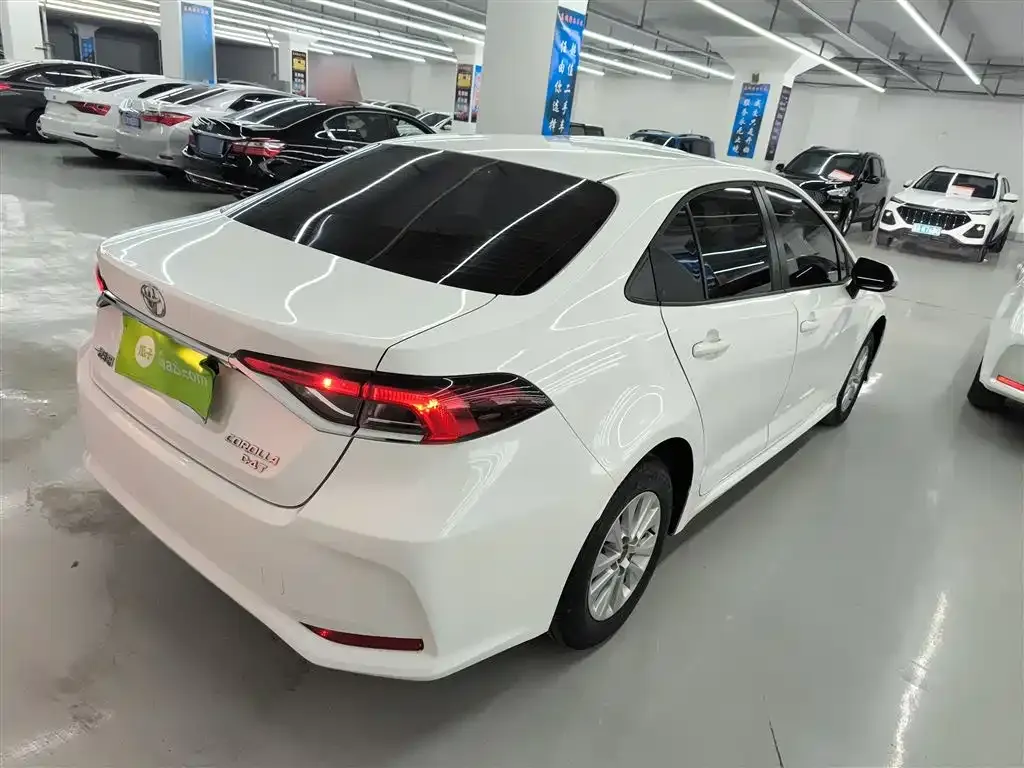 Toyota Corolla 2023 из CN, фото 7
