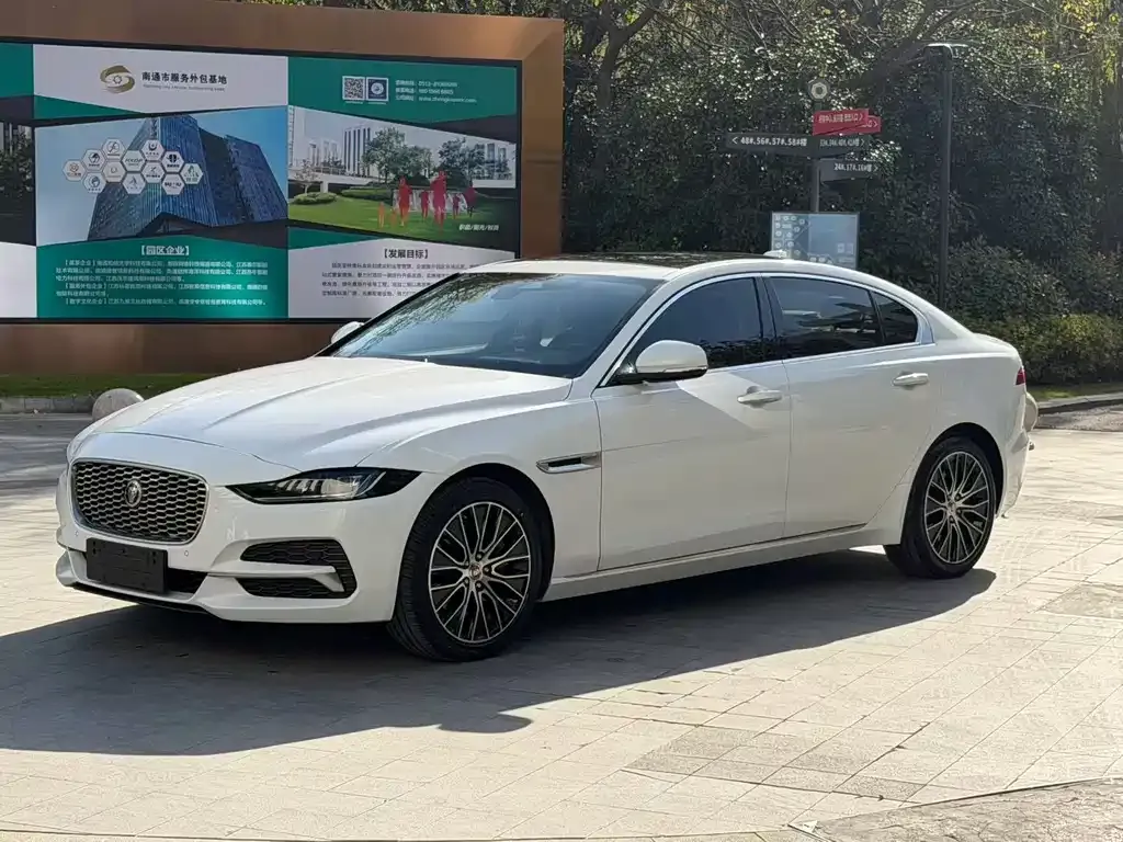 Jaguar XEL — фото 1