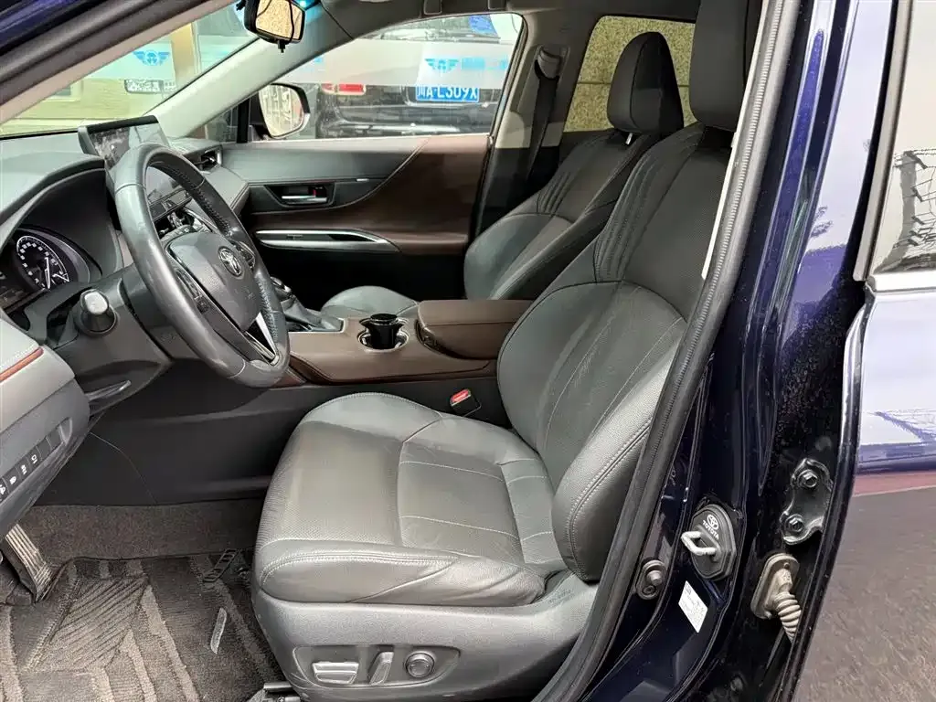 Toyota Harrier 2022 из CN, фото 8