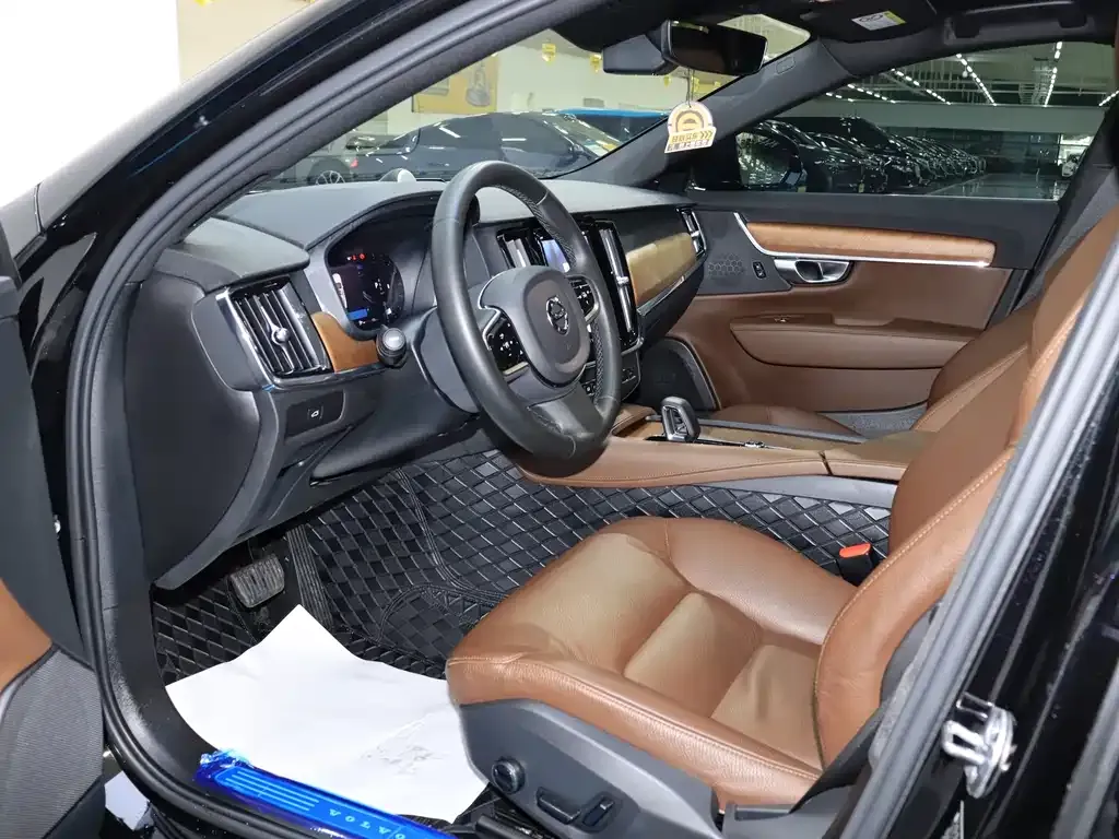 Volvo S90 2024 из CN, фото 8