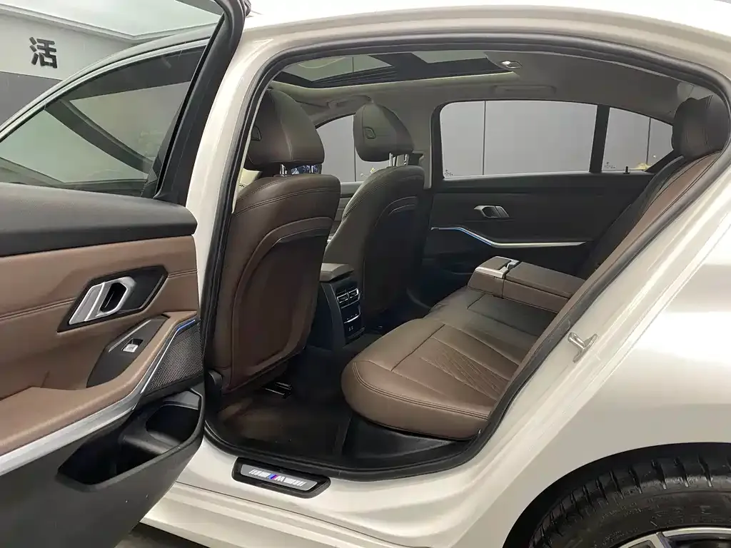 BMW 3 Series 2023 из CN, фото 6