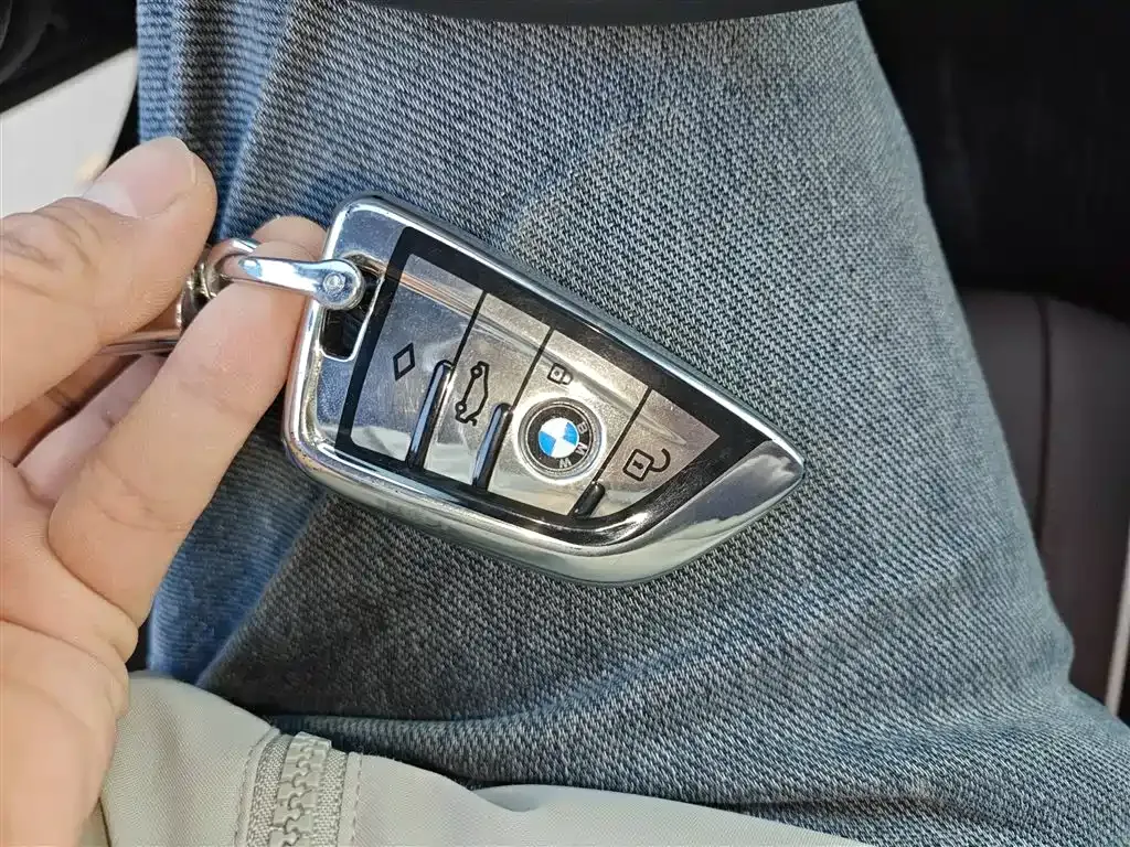 BMW 5 Series 2022 из CN, фото 9