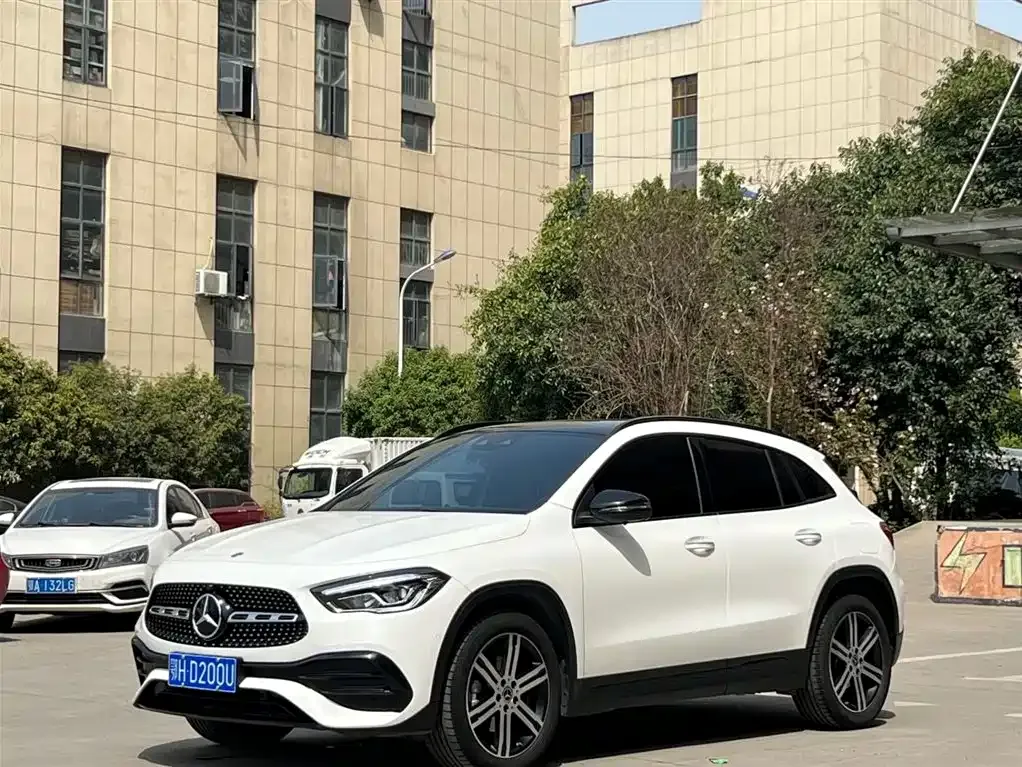 Mercedes-Benz GLA — фото 1
