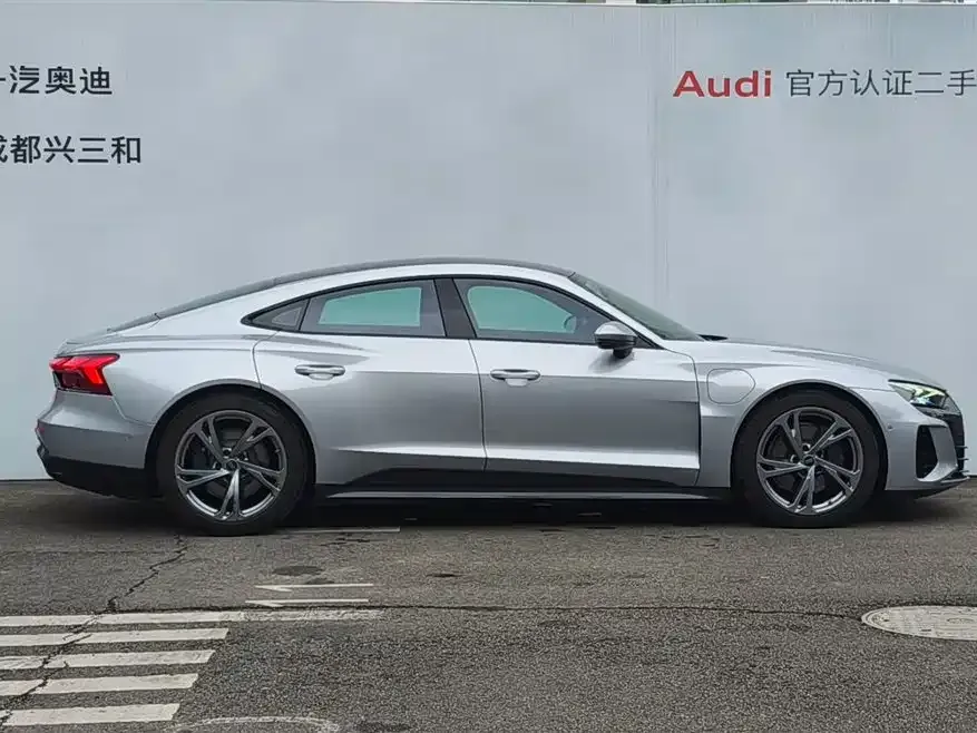 Audi e-tron GT 2024 из CN, фото 3